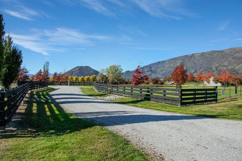 Photo of property in 14 Little Orchard Way, Wanaka, 9382