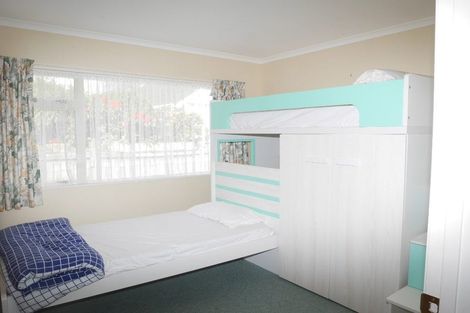 Photo of property in 9 Greenaway Road, Waikanae, 5036