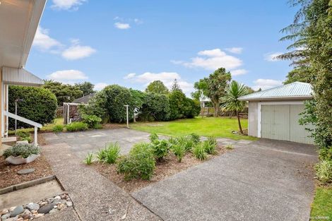 Photo of property in 14 Taikata Road, Te Atatu Peninsula, Auckland, 0610