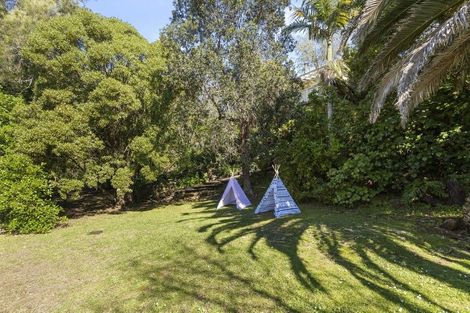 Photo of property in 10a Waterview Road, Stanley Point, Auckland, 0624