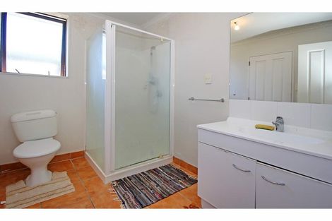 Photo of property in 122 Naylors Drive, Mangere, Auckland, 2022