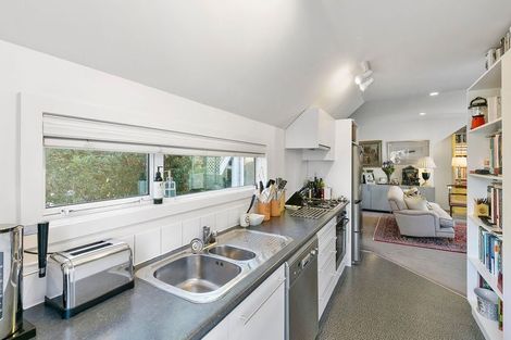 Photo of property in 55c Bolton Street, Kelburn, Wellington, 6012