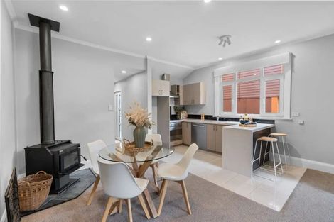 Photo of property in 11 Hawkhurst Road, Lyttelton, 8082