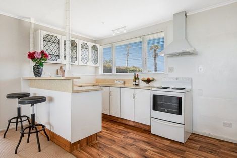 Photo of property in 60 Ardern Avenue, Stanmore Bay, Whangaparaoa, 0932