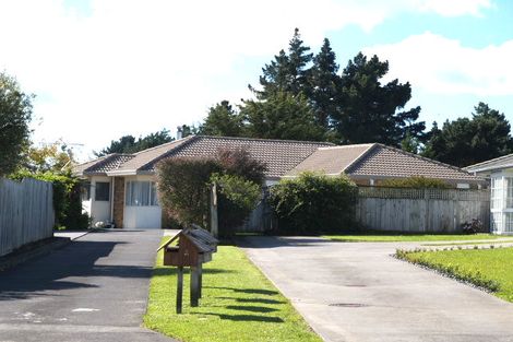 Photo of property in 2/41 West Fairway, Golflands, Auckland, 2013
