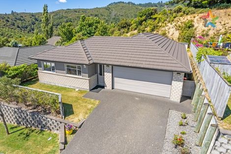 Photo of property in 45 Speldhurst Grove, Stokes Valley, Lower Hutt, 5019