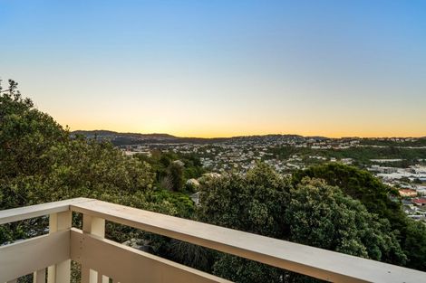 Photo of property in 147 Seatoun Heights Road, Miramar, Wellington, 6022