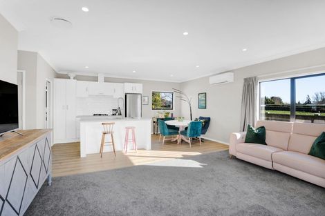 Photo of property in 7 Manatu Lane, Inglewood, 4330