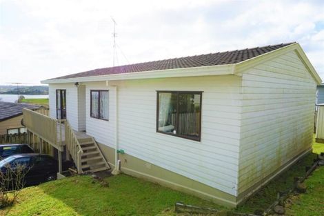 Photo of property in 1/24 Barbados Drive, Unsworth Heights, Auckland, 0632