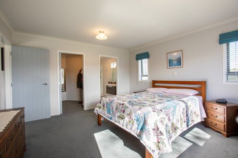Photo of property in 1 Mckay Place, Dannevirke, 4930