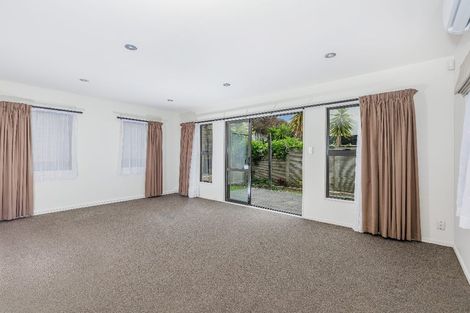Photo of property in 2/48 Schnapper Rock Road, Schnapper Rock, Auckland, 0632