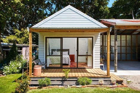 Photo of property in 32 Waihirere Domain Road, Waihirere, Gisborne, 4071