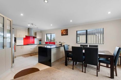 Photo of property in 11a Coles Crescent, Papakura, 2110