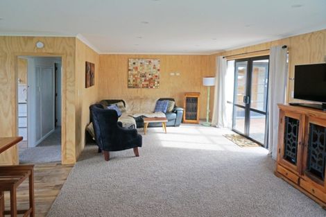 Photo of property in 71 Philip Street, Gladstone, Invercargill, 9810