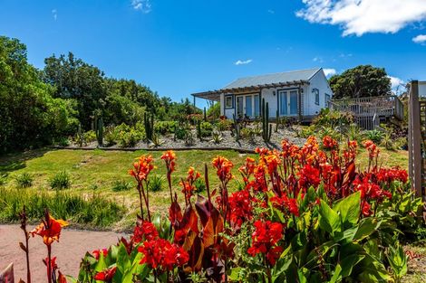 Photo of property in 106 Paetawa Road, Peka Peka, Waikanae, 5391