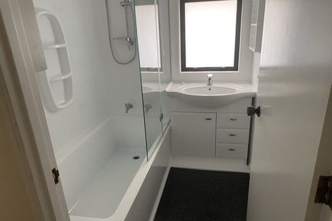 Photo of property in 98 Resolution Road, Welcome Bay, Tauranga, 3112