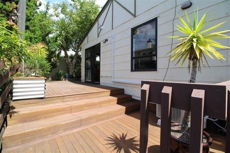 Photo of property in 2/41 Rangatira Road, Beach Haven, Auckland, 0626