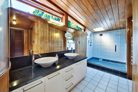 Photo of property in 12 Taraire Road, Titirangi, Auckland, 0604