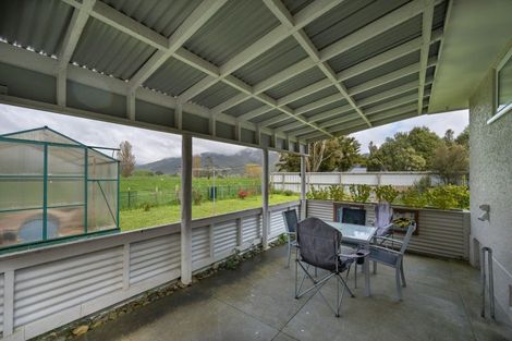 Photo of property in 138 Waller Street, Murchison, 7007