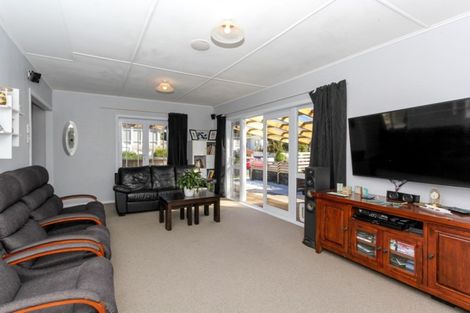 Photo of property in 33 Pembroke Street, Westown, New Plymouth, 4310