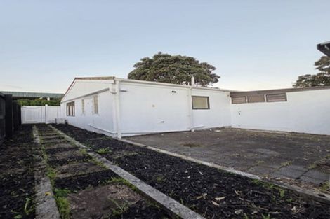 Photo of property in 14 Waimana Road, Conifer Grove, Takanini, 2112