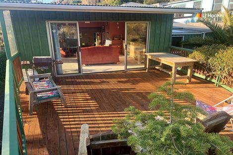 Photo of property in 8 Dickson Street, Macandrew Bay, Dunedin, 9014