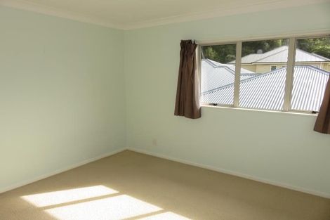 Photo of property in 10 Chippenham Grove, Churton Park, Wellington, 6037