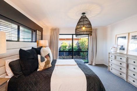 Photo of property in 2 Alpine Grove, Kelvin Grove, Palmerston North, 4414