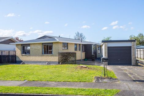 Photo of property in 20 Fisher Place, Carterton, 5713