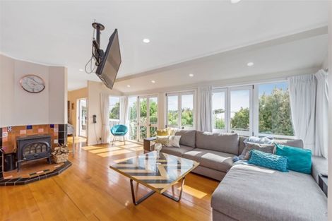 Photo of property in 17 Zion Road, Birkenhead, Auckland, 0626