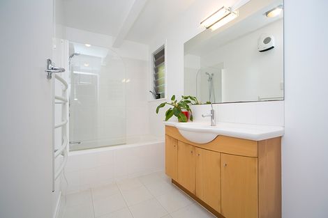 Photo of property in 12 Taraire Road, Titirangi, Auckland, 0604