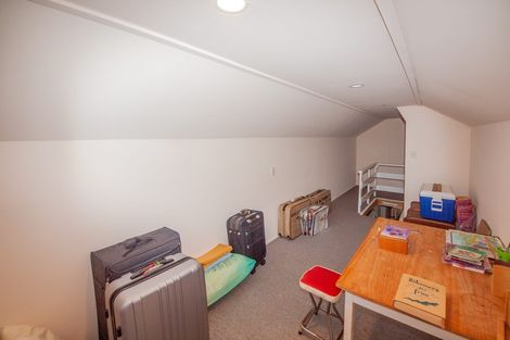 Photo of property in 8 Curacao Place, Grenada Village, Wellington, 6037