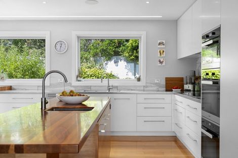 Photo of property in 211 Major Hornbrook Road, Mount Pleasant, Christchurch, 8081