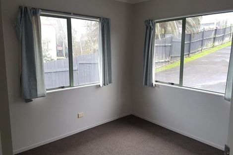 Photo of property in 2/24 Mcquarrie Avenue, Wattle Downs, Auckland, 2103