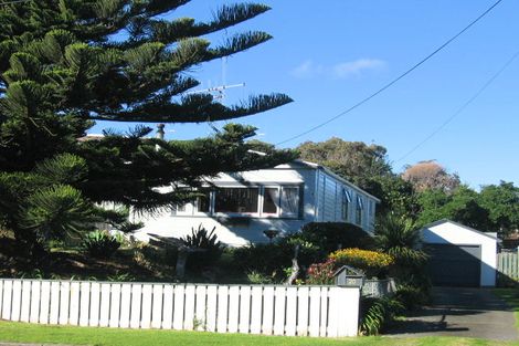 Photo of property in 20 Ngaio Street, Otaki Beach, Otaki, 5512