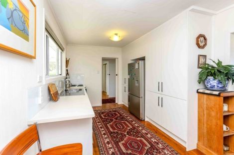Photo of property in 129 Pendarves Street, New Plymouth, 4312