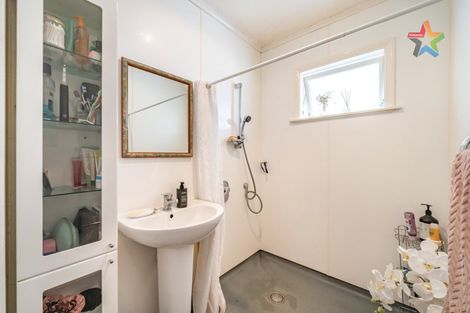 Photo of property in 5 Wood Street, Wainuiomata, Lower Hutt, 5014