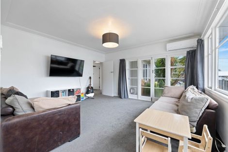 Photo of property in 12 Winter Street, Fairfield, Hamilton, 3214