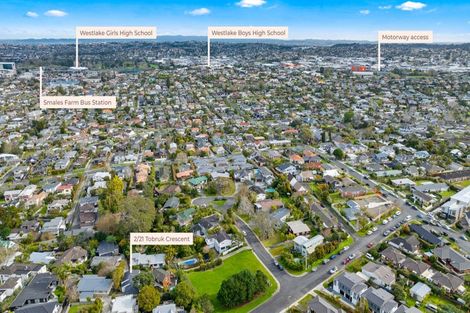 Photo of property in 2/21 Tobruk Crescent, Milford, Auckland, 0620