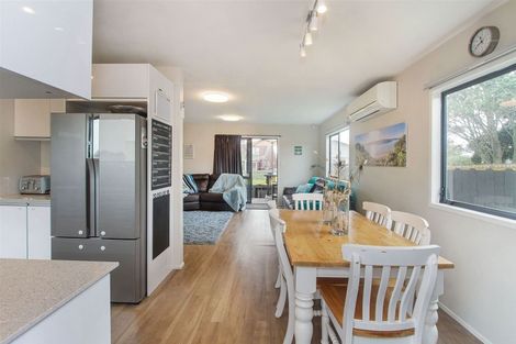 Photo of property in 3a Vela Place, Clarks Beach, 2122