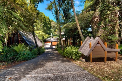 Photo of property in 12 Taraire Road, Titirangi, Auckland, 0604