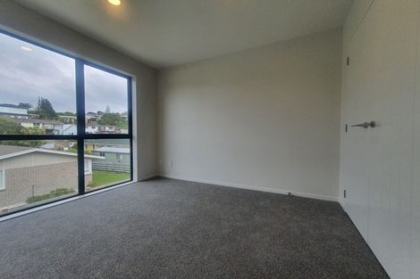 Photo of property in 3d Datura Place, Sunnynook, Auckland, 0620