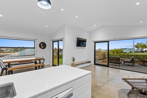 Photo of property in 27 Greenvale Place, Welcome Bay, Tauranga, 3112