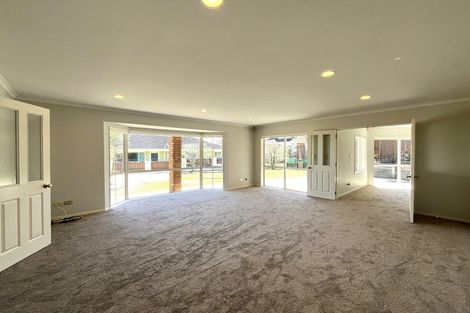 Photo of property in 28 Ardagh Place, Dannemora, Auckland, 2016