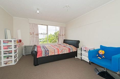 Photo of property in 1016 East Coast Road, Fairview Heights, Auckland, 0630