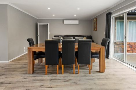 Photo of property in 19 Whitney Place, Rototuna North, Hamilton, 3210