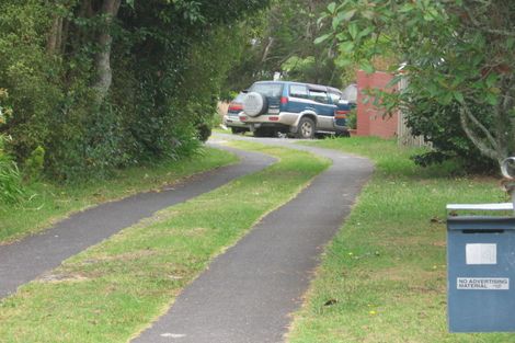 Photo of property in 14 Emirau Place, Glenfield, Auckland, 0629