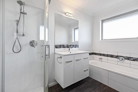 Photo of property in 21 Batty Street, Papamoa Beach, Papamoa, 3118