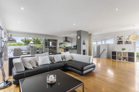 Photo of property in 10 Churchill Road, Cockle Bay, Auckland, 2014