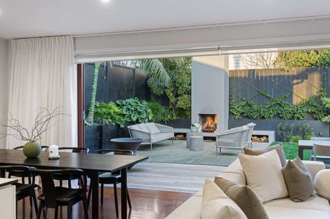 Photo of property in 4 Larchwood Avenue, Westmere, Auckland, 1022